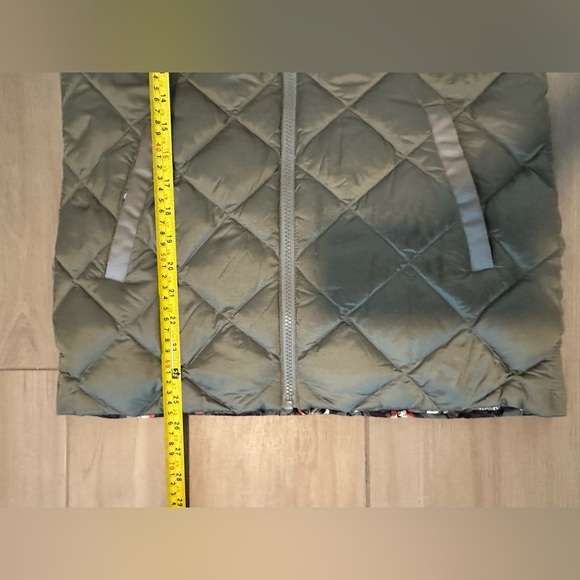 Lululemon The Fluffiest Vest Size 8 - Picture 3 of 13